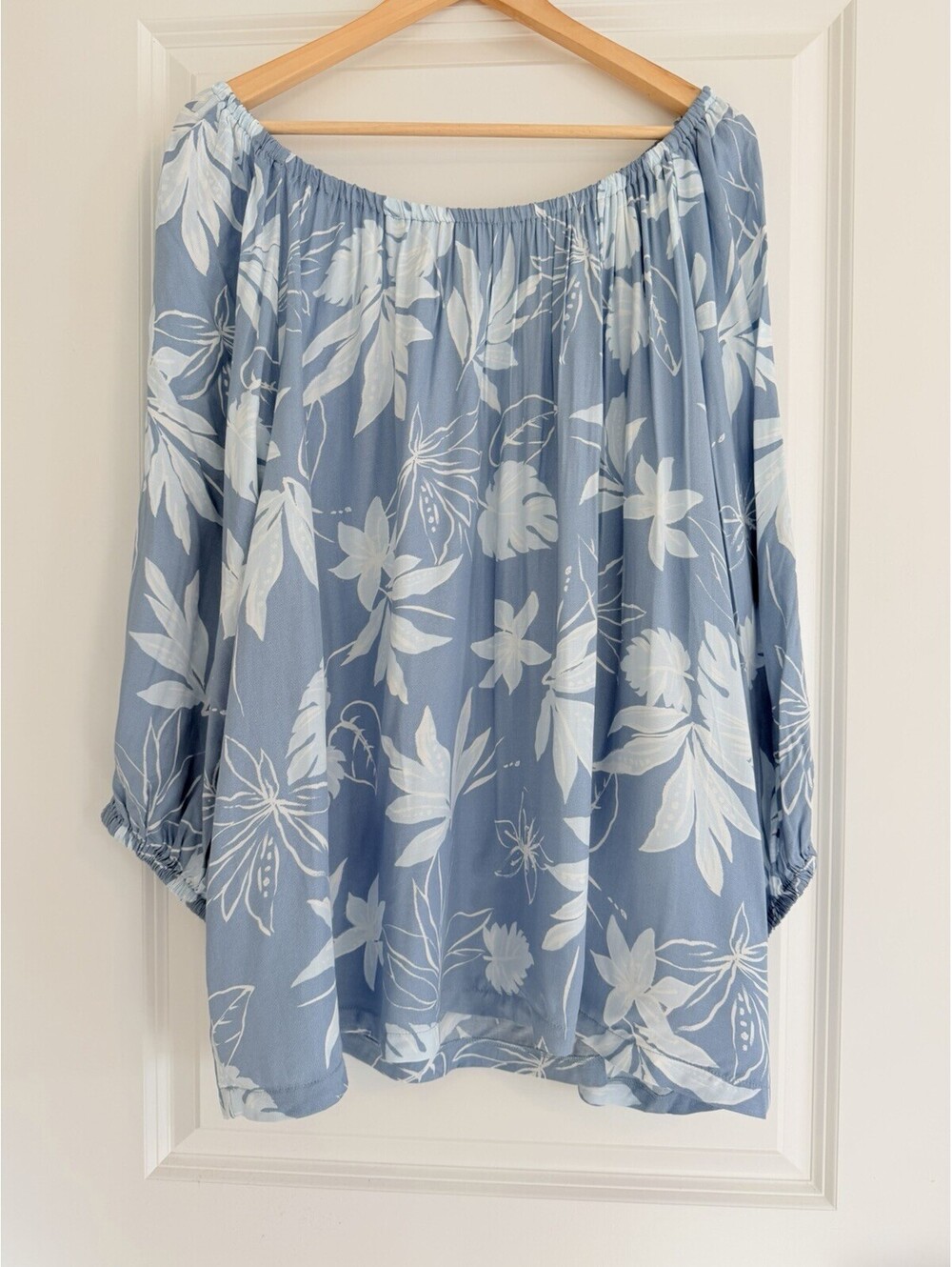 Philosophy Republic Clothing 3X Blue Floral Off-Shoulder Top Resort Wear